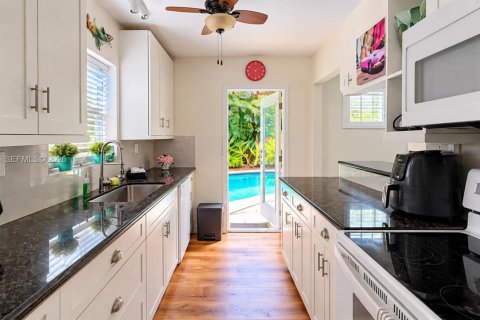 House in Fort Lauderdale, Florida 2 bedrooms, 115.76 sq.m. № 2391854 - photo 27