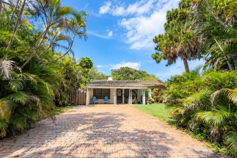 House in Fort Lauderdale, Florida 2 bedrooms, 115.76 sq.m. № 2391854 - photo 4