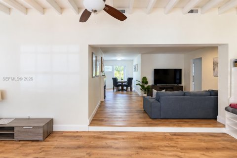 House in Fort Lauderdale, Florida 2 bedrooms, 115.76 sq.m. № 2391854 - photo 11