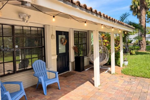 House in Fort Lauderdale, Florida 2 bedrooms, 115.76 sq.m. № 2391854 - photo 7