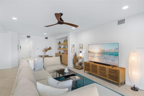 Condo in Venice, Florida, 3 bedrooms  № 2391593 - photo 9