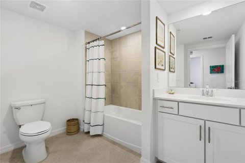 Condo in Venice, Florida, 3 bedrooms  № 2391593 - photo 24