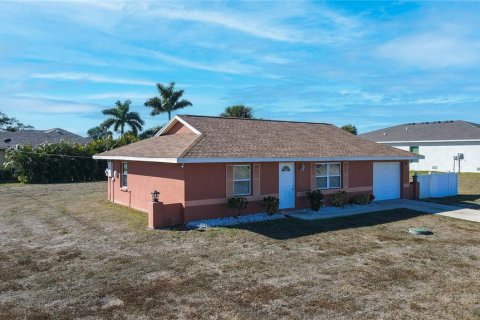 Villa ou maison à Port Charlotte, Floride 2 chambres, 85.84 m2 № 2115055