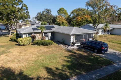 House in Pinellas Park, Florida 4 bedrooms, 124.02 sq.m. № 2234943