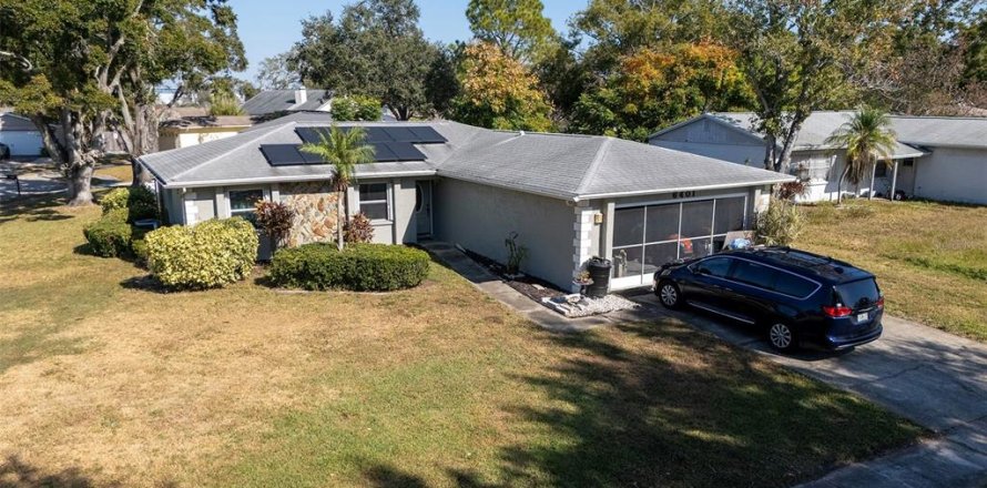 House in Pinellas Park, Florida 4 bedrooms, 124.02 sq.m. № 2234943
