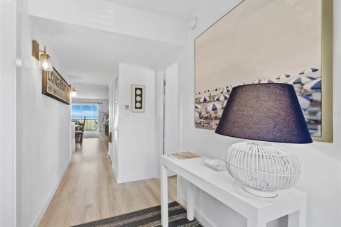 Condo in Longboat Key, Florida, 2 bedrooms  № 1829771 - photo 2