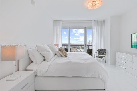 Снять в аренду кондоминиум в Майами-Бич, Флорида 2 спальни, 118.91м2, № 2025260 - фото 8