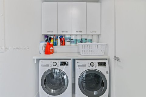 Снять в аренду кондоминиум в Майами-Бич, Флорида 2 спальни, 118.91м2, № 2025260 - фото 21