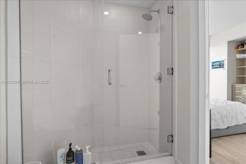 Copropriété à louer à Miami, Floride: 3 chambres, 103.12 m2 № 1976691 - photo 27