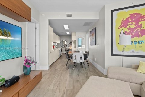 Copropriété à louer à Miami, Floride: 3 chambres, 103.12 m2 № 1976691 - photo 1