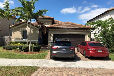 House in Homestead, Florida 3 bedrooms, 157.75 sq.m. № 1860878 - photo 1
