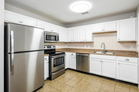 Villa ou maison à louer à Kissimmee, Floride: 3 chambres, 176.51 m2 № 2389140 - photo 5