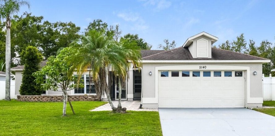House in Kissimmee, Florida 3 bedrooms, 176.51 sq.m. № 2389140