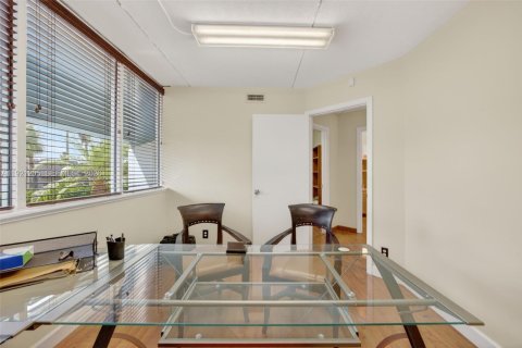 Immobilier commercial à vendre à Miami, Floride № 2082718 - photo 19