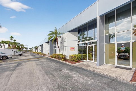 Immobilier commercial à Miami, Floride № 2082718