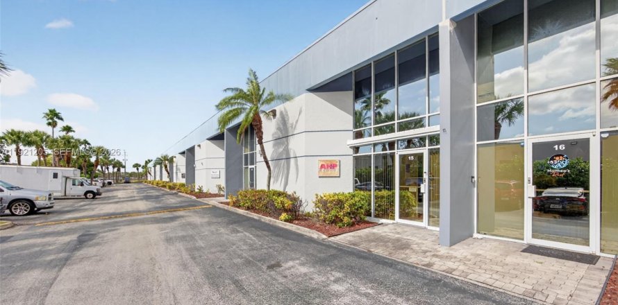 Immobilier commercial à Miami, Floride № 2082718