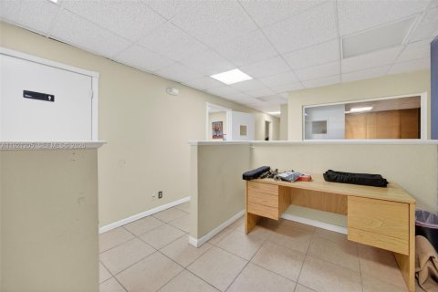Immobilier commercial à vendre à Miami, Floride № 2082718 - photo 29