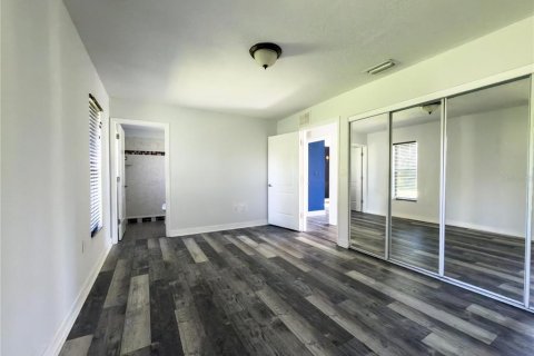 House in Brandon, Florida 3 bedrooms, 147.44 sq.m. № 2420030 - photo 19