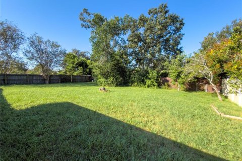 House in Brandon, Florida 3 bedrooms, 147.44 sq.m. № 2420030 - photo 8