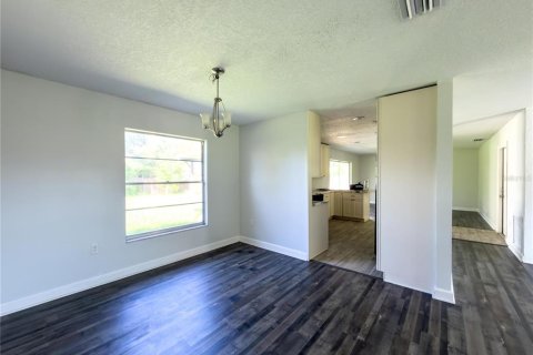 House in Brandon, Florida 3 bedrooms, 147.44 sq.m. № 2420030 - photo 14