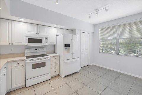 Condo in Largo, Florida, 2 bedrooms  № 1849894 - photo 30