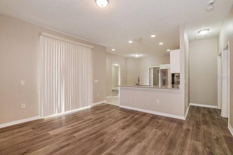 Casa en alquiler en Kissimmee, Florida, 4 dormitorios, 160.81 m2 № 1905201 - foto 4