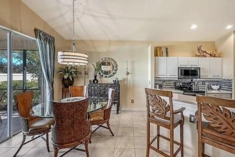 House in Sarasota, Florida 2 bedrooms, 155.15 sq.m. № 1857783 - photo 12