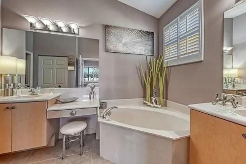 House in Sarasota, Florida 2 bedrooms, 155.15 sq.m. № 1857783 - photo 10