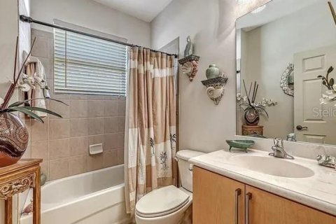 House in Sarasota, Florida 2 bedrooms, 155.15 sq.m. № 1857783 - photo 7