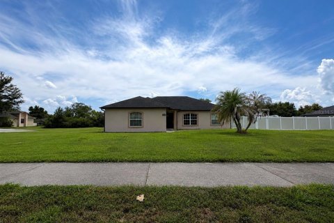 Casa en Deltona, Florida 3 dormitorios, 135.08 m2 № 2312854