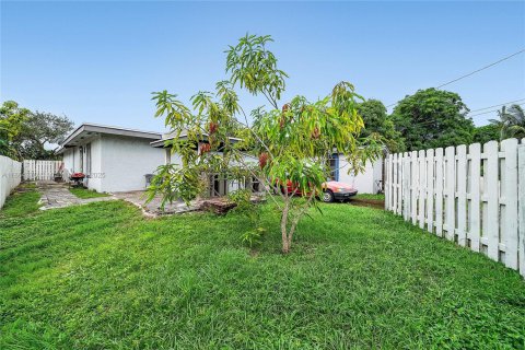 House in Delray Beach, Florida 4 bedrooms, 126.63 sq.m. № 1892587 - photo 22