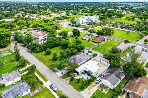 House in Delray Beach, Florida 4 bedrooms, 126.63 sq.m. № 1892587 - photo 30