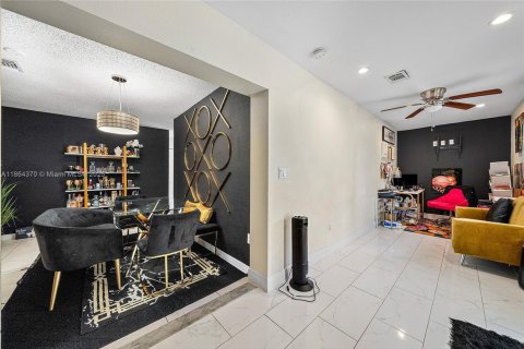 House in Delray Beach, Florida 4 bedrooms, 126.63 sq.m. № 1892587 - photo 18