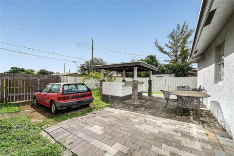 House in Delray Beach, Florida 4 bedrooms, 126.63 sq.m. № 1892587 - photo 20