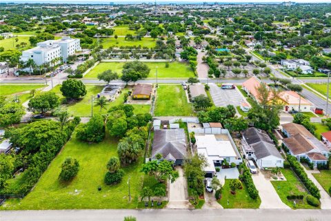 House in Delray Beach, Florida 4 bedrooms, 126.63 sq.m. № 1892587 - photo 28
