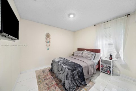 House in Delray Beach, Florida 4 bedrooms, 126.63 sq.m. № 1892587 - photo 14