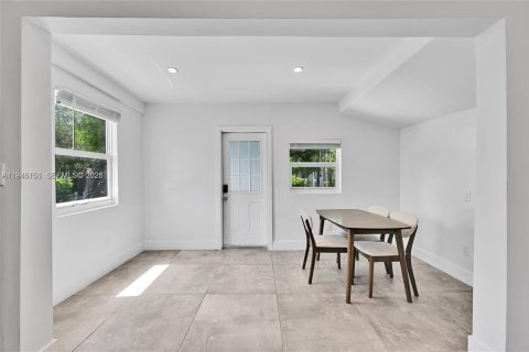 Снять в аренду виллу или дом в Майами, Флорида 3 спальни, 206.61м2, № 2009204 - фото 3