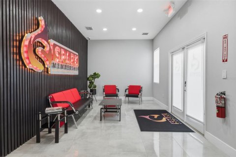 Commercial property in Tampa, Florida 464.51 sq.m. № 2109467 - photo 4