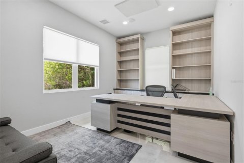 Commercial property in Tampa, Florida 464.51 sq.m. № 2109467 - photo 5