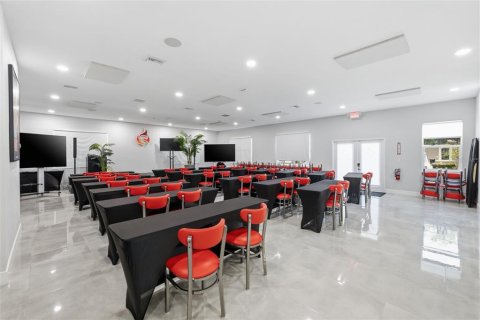 Commercial property in Tampa, Florida 464.51 sq.m. № 2109467 - photo 22