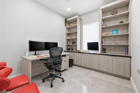 Commercial property in Tampa, Florida 464.51 sq.m. № 2109467 - photo 24