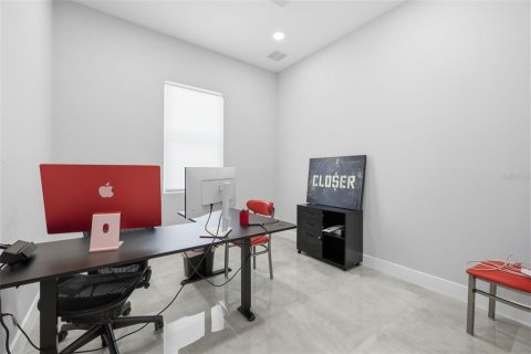Commercial property in Tampa, Florida 464.51 sq.m. № 2109467 - photo 18