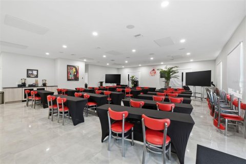 Commercial property in Tampa, Florida 464.51 sq.m. № 2109467 - photo 20