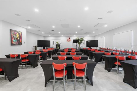 Commercial property in Tampa, Florida 464.51 sq.m. № 2109467 - photo 21