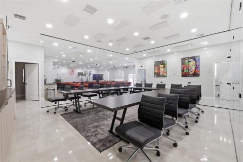Commercial property in Tampa, Florida 464.51 sq.m. № 2109467 - photo 14