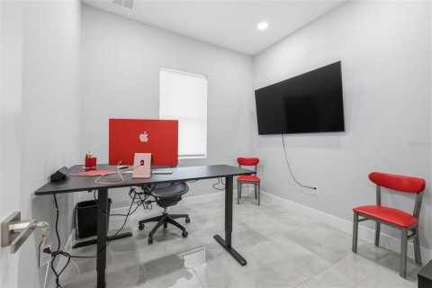 Commercial property in Tampa, Florida 464.51 sq.m. № 2109467 - photo 8