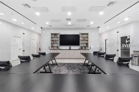 Commercial property in Tampa, Florida 464.51 sq.m. № 2109467 - photo 16