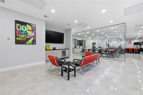 Commercial property in Tampa, Florida 464.51 sq.m. № 2109467 - photo 9