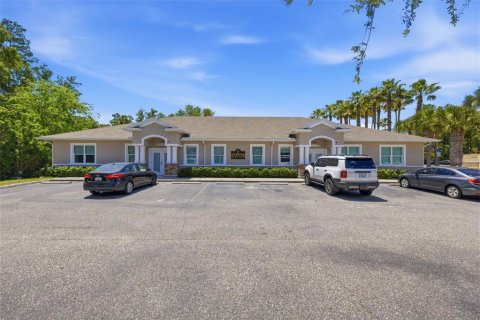 Commercial property in Tampa, Florida 464.51 sq.m. № 2109467