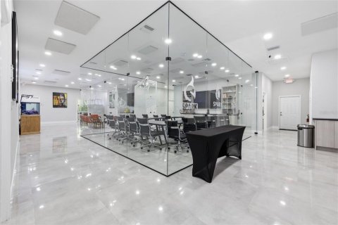 Commercial property in Tampa, Florida 464.51 sq.m. № 2109467 - photo 13
